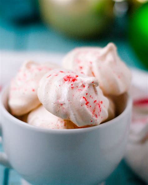 Peppermint Meringue Kisses